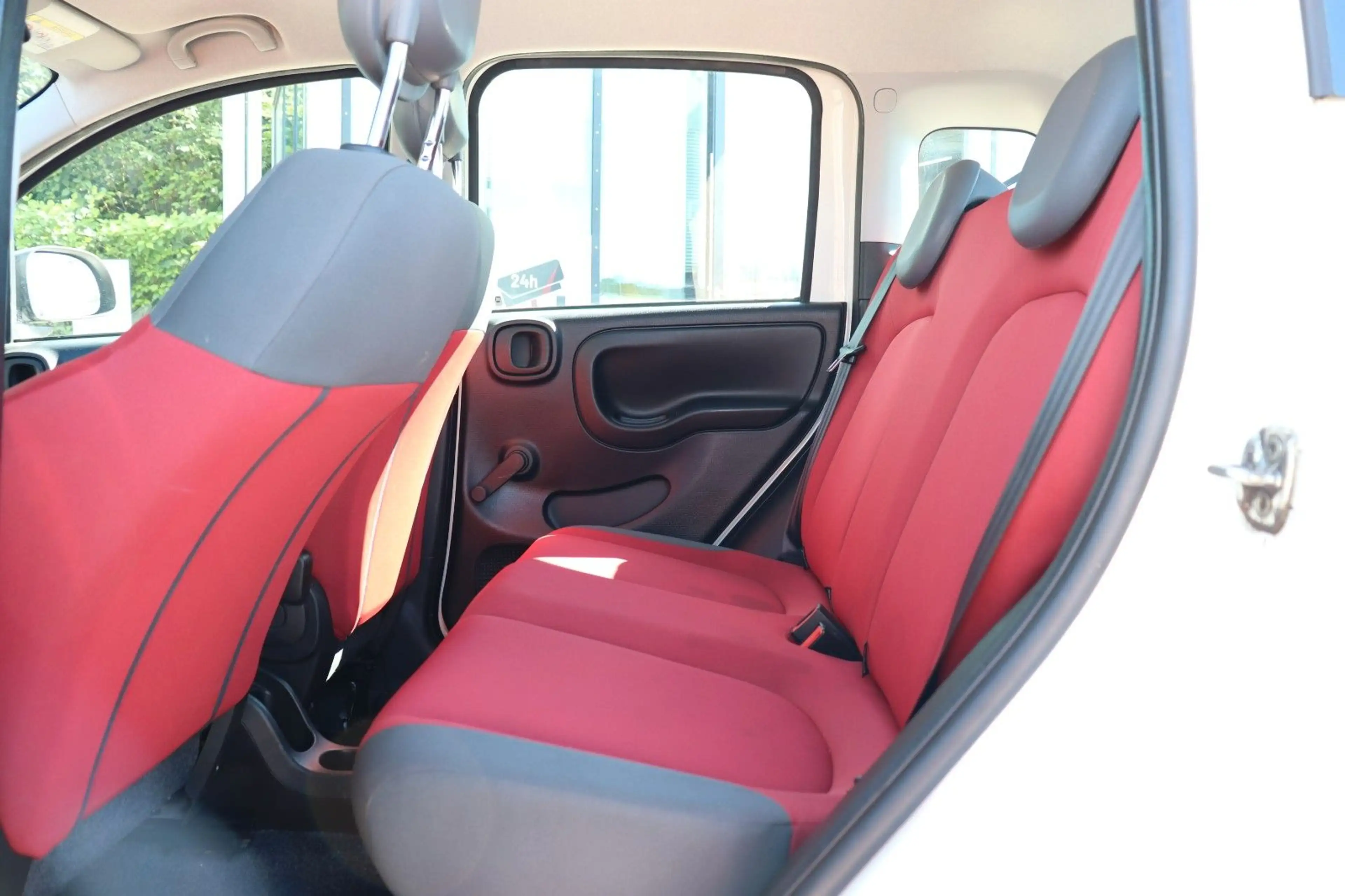 Fiat Panda Pop, Klimaanlage, Audiosystem — photo 11