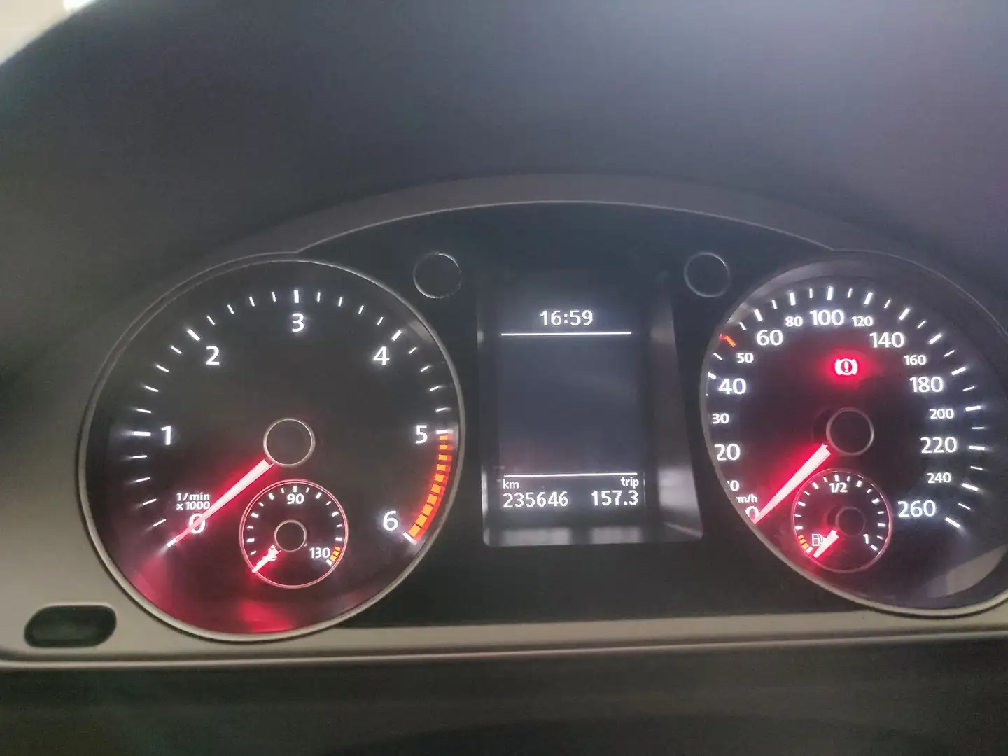 Volkswagen Passat Variant Trendline BlueMotion Grau - 1
