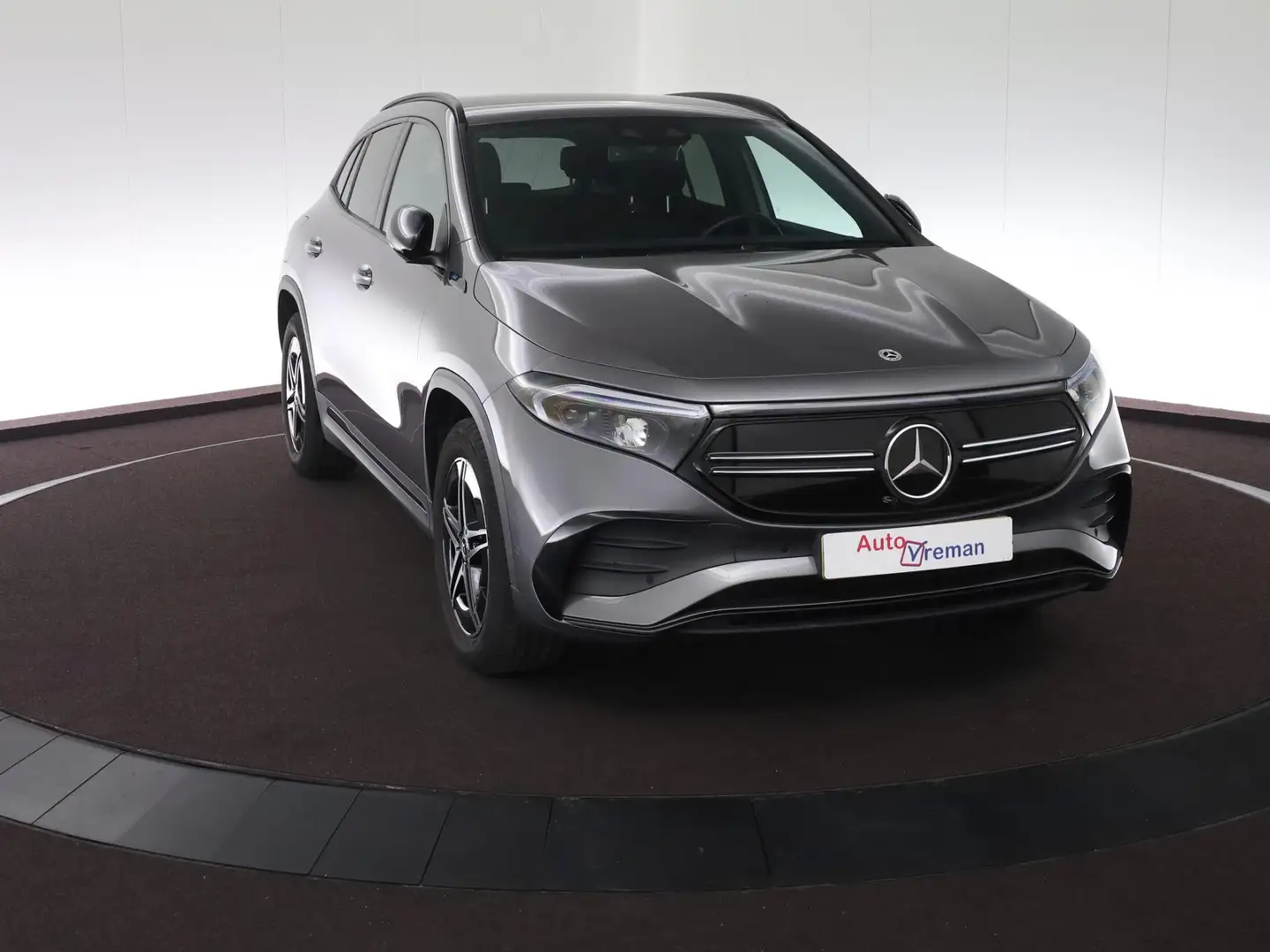 Mercedes-Benz EQA 250 Business Solution AMG 67 kWh Grijs - 2