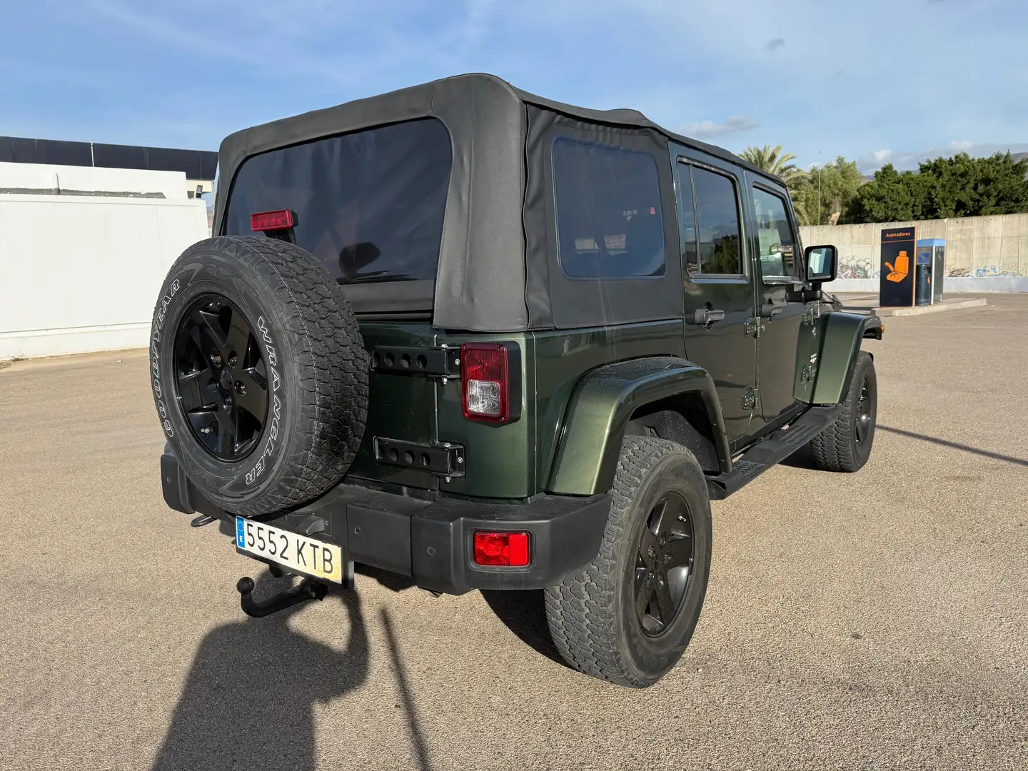 Jeep Wrangler Wrangler Unlimited 2.8CRD Sahara AT - 2