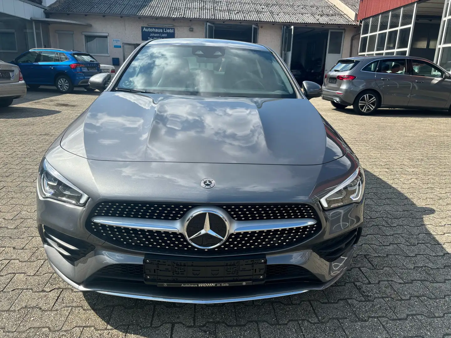 Mercedes-Benz CLA 200 Shooting Brake 7G-DCT AMG Line Gris - 2