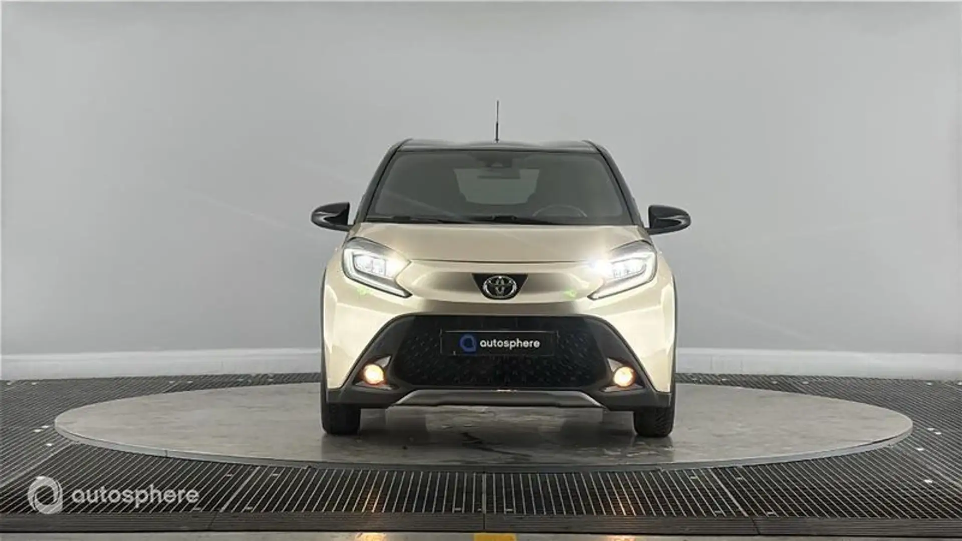 Toyota Aygo X 1.0 VVT-i 72ch Collection S-CVT - 2