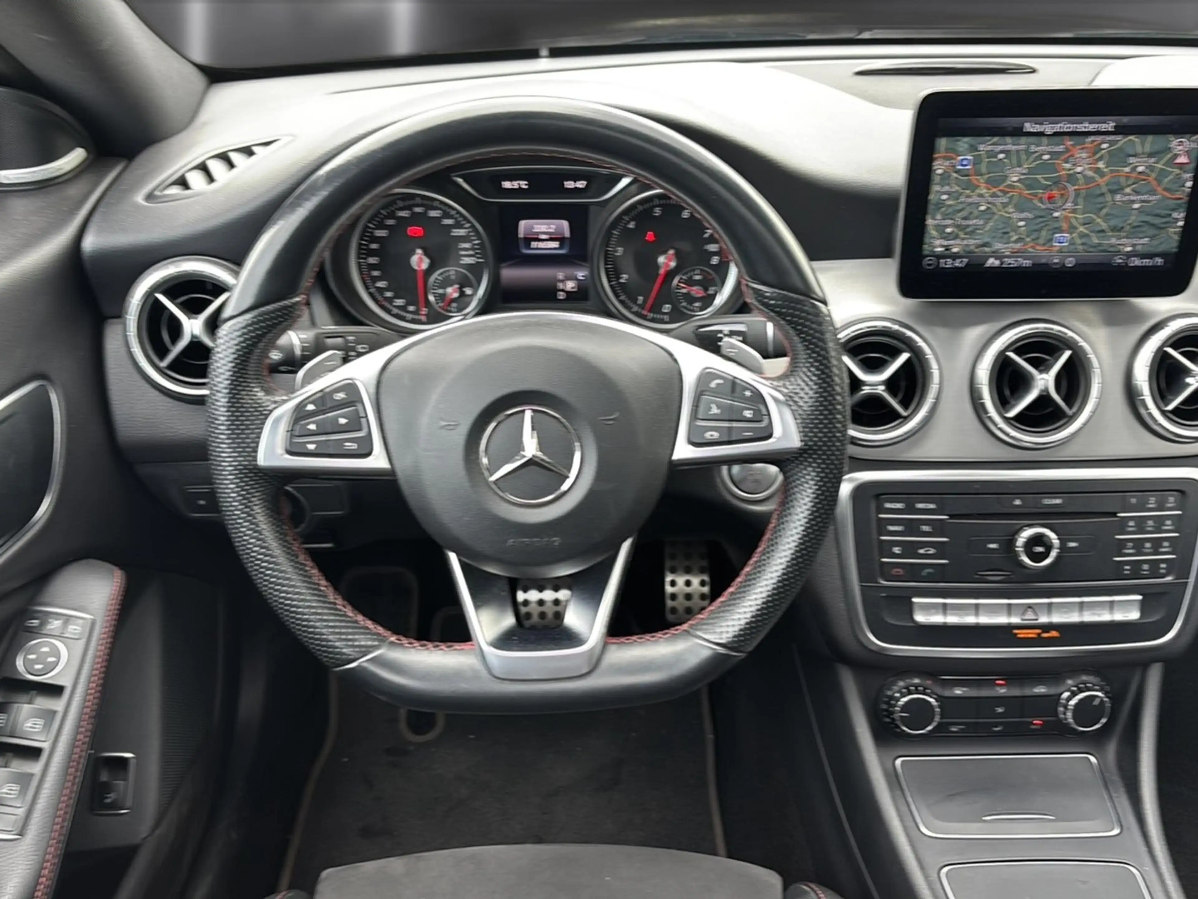 Mercedes-Benz CLA 220 AMG Line 4Matic *LED*SHZ*AHZV*NAVI — photo 10