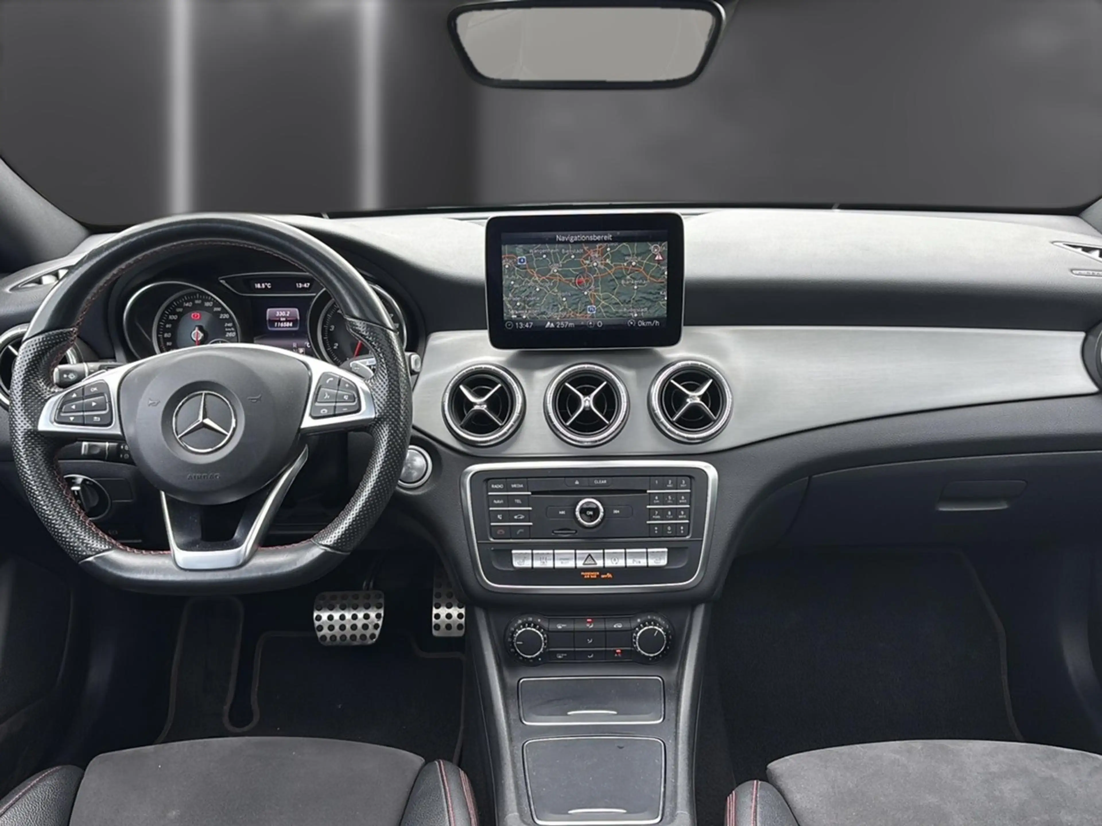 Mercedes-Benz CLA 220 AMG Line 4Matic *LED*SHZ*AHZV*NAVI — photo 11