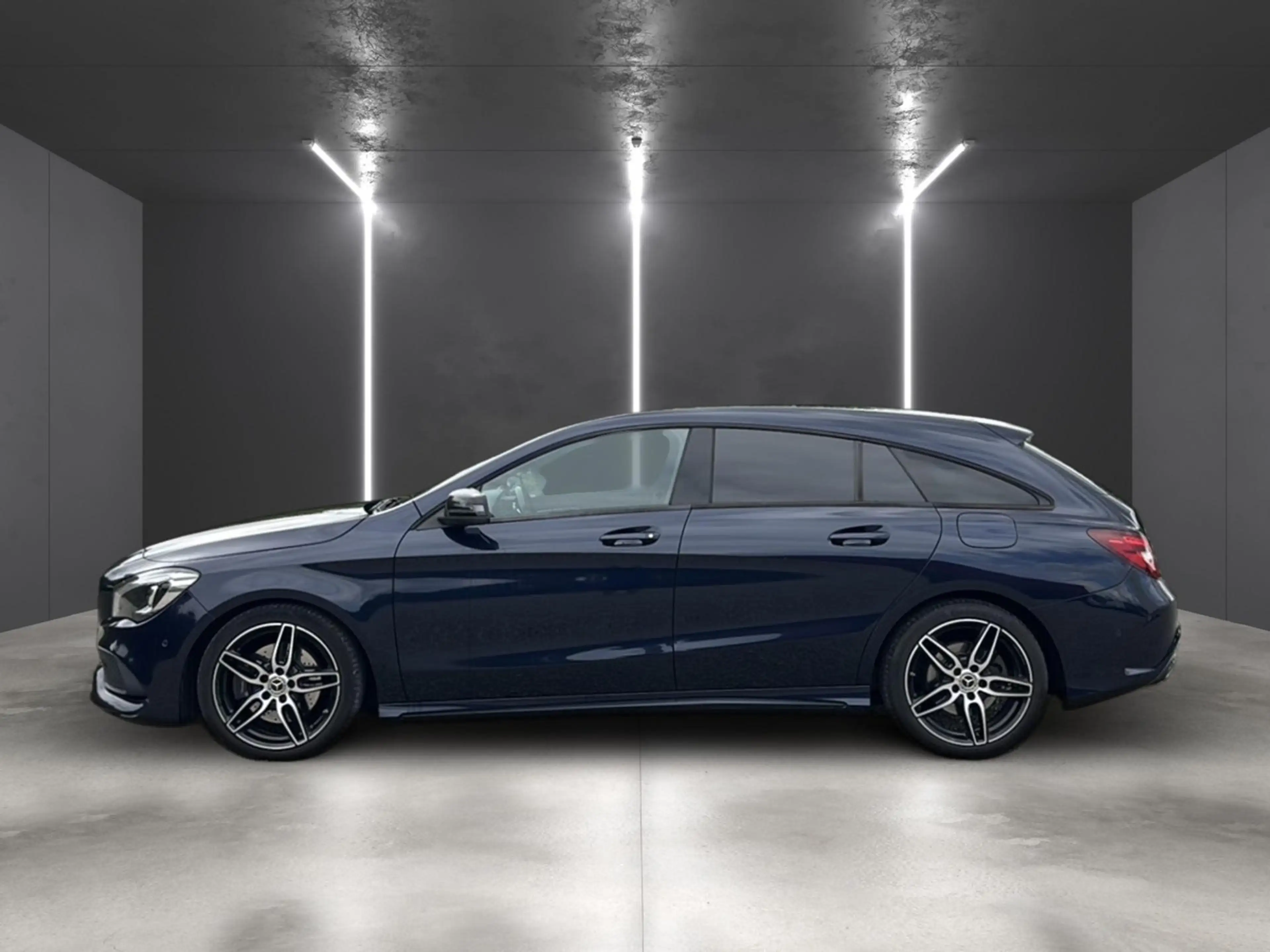 Mercedes-Benz CLA 220 AMG Line 4Matic *LED*SHZ*AHZV*NAVI — photo 3