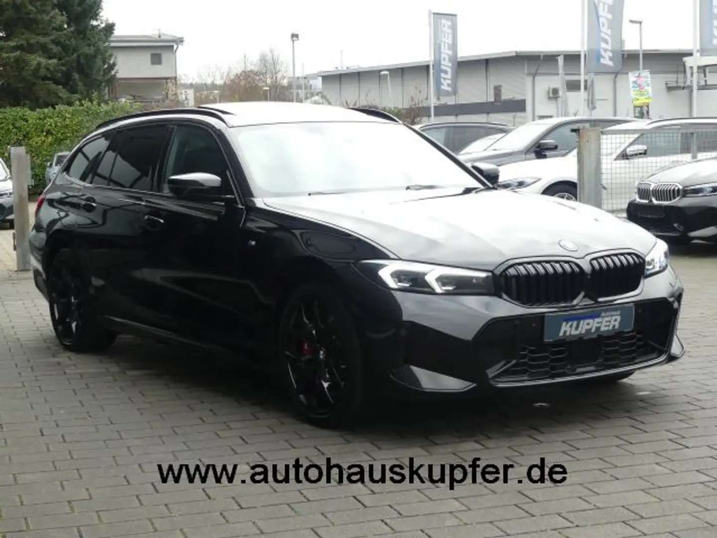 BMW 330 e Tour xDrive M Sportpaket PRO Pano° Ad.LED Schwarz - 2