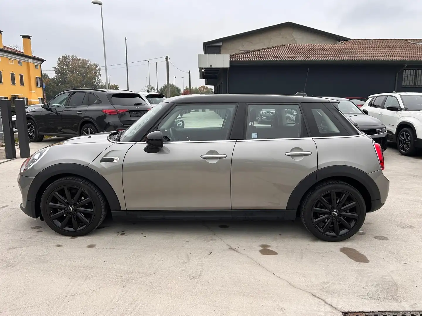 MINI Mini 1.5 Cooper Hype Automatica 5 porte Grau - 2