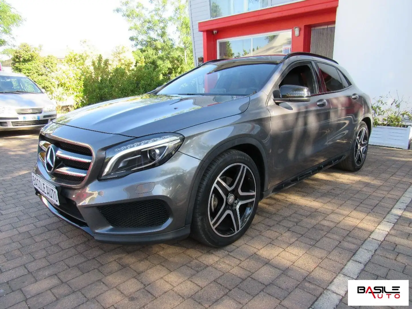 Mercedes-Benz GLA 200 d Automatic 4Matic Business Gris - 2