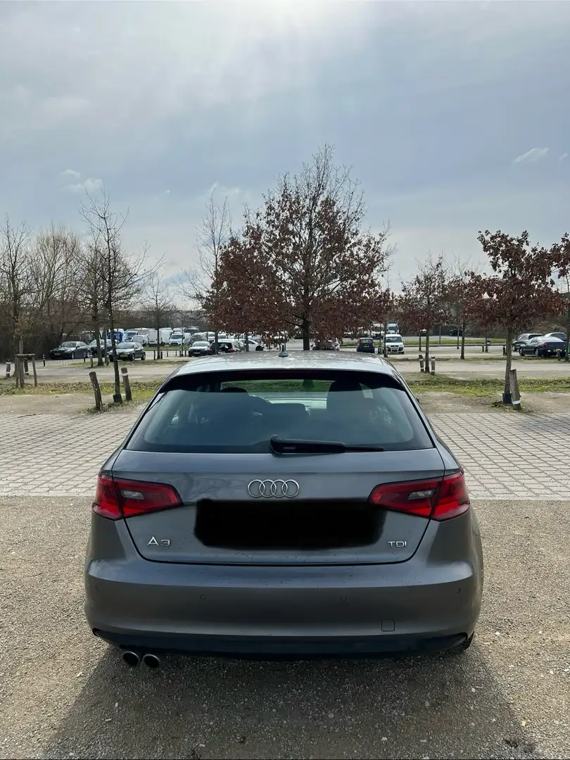 Audi A3 2.0 TDI Sportback (clean diesel) Ambiente Gris - 2