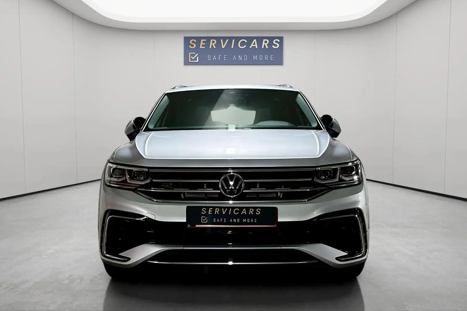Volkswagen Tiguan 1.5 TSI R-Line Bus Premium/PANO/Gar Constructeur Grijs - 2