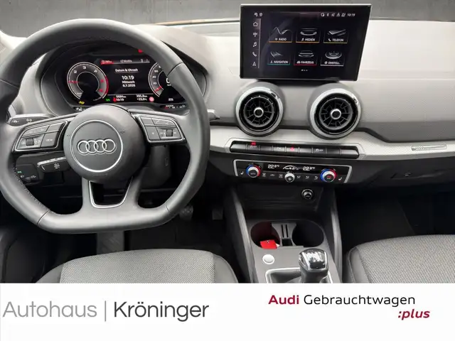 Audi Q2 view 13