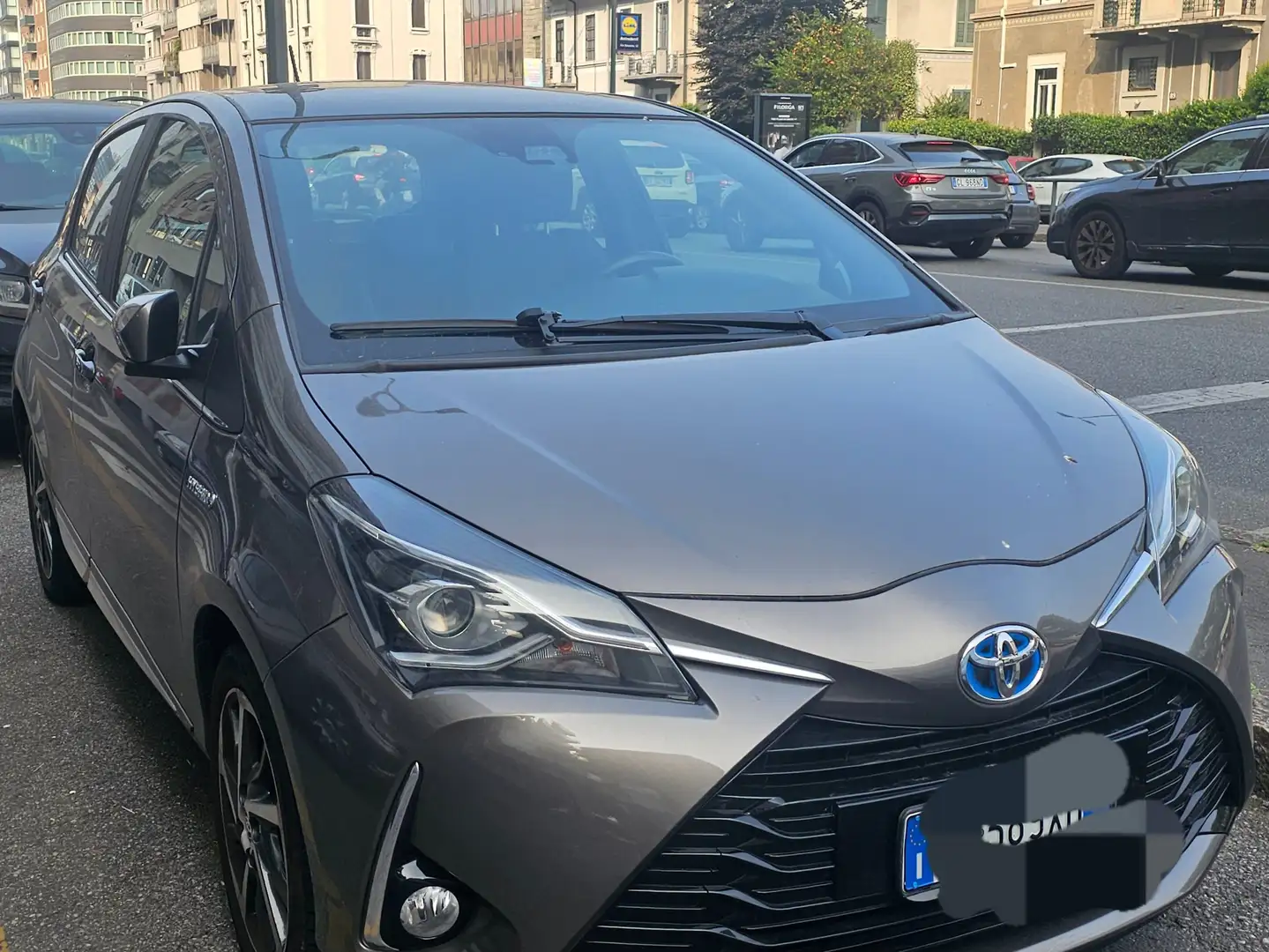 Toyota Yaris Yaris 5p 1.5h Style Marrone - 2