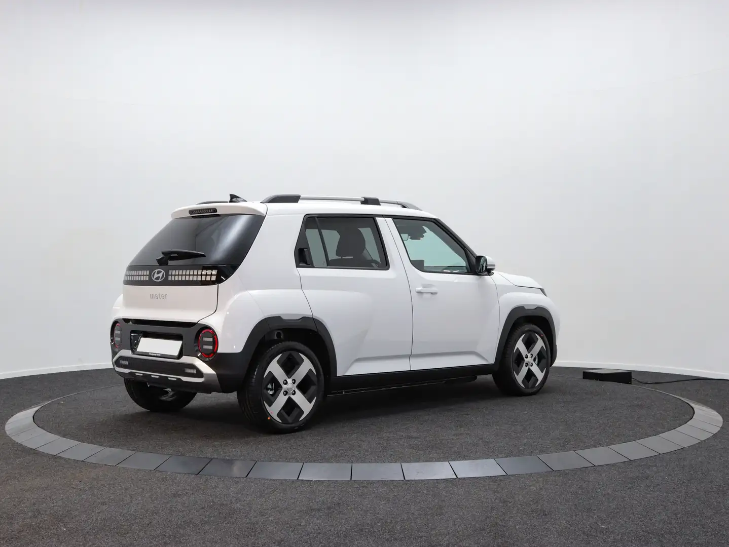 Hyundai Inster Electric 49 kWh Evolve Sky Automaat (Atlas White U Wit - 2