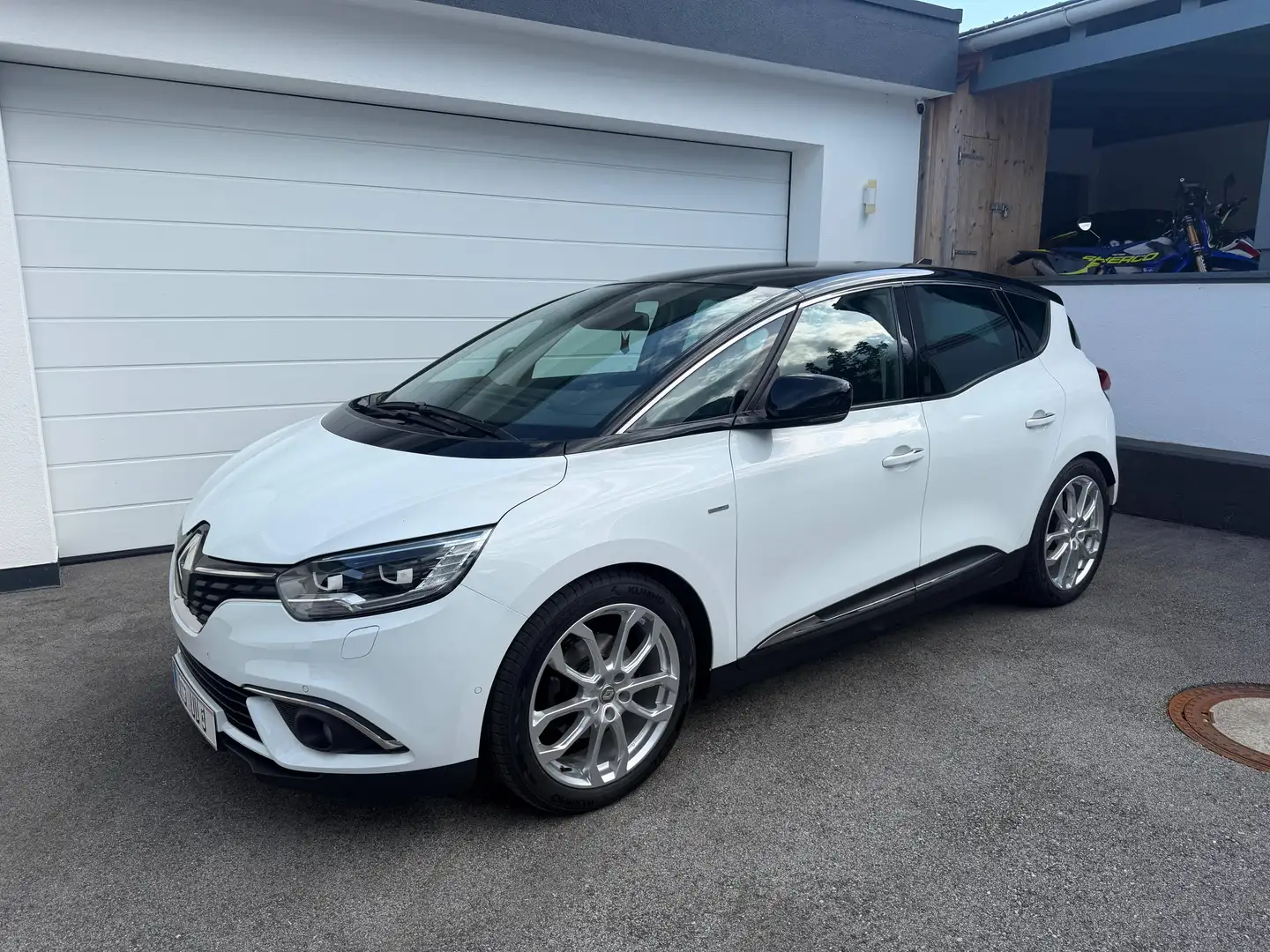 Renault Scenic Scenic BOSE 1,7DCI Blue *NEUWAGENZUSTAND* Weiß - 2