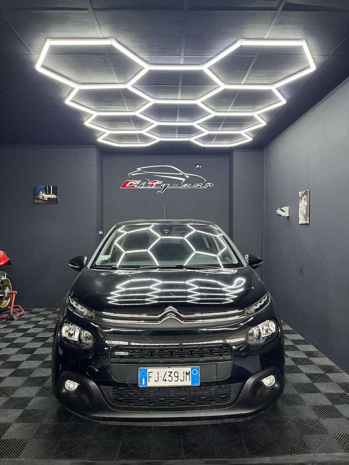Citroen C3 1.2 puretech Shine Gpl 82cv