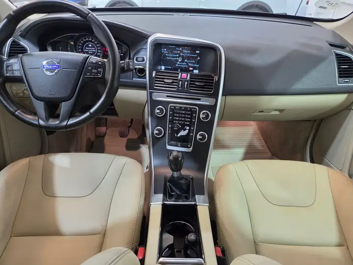 Volvo XC60 D3 Kinetic (CO2 149) 2014, foto 15