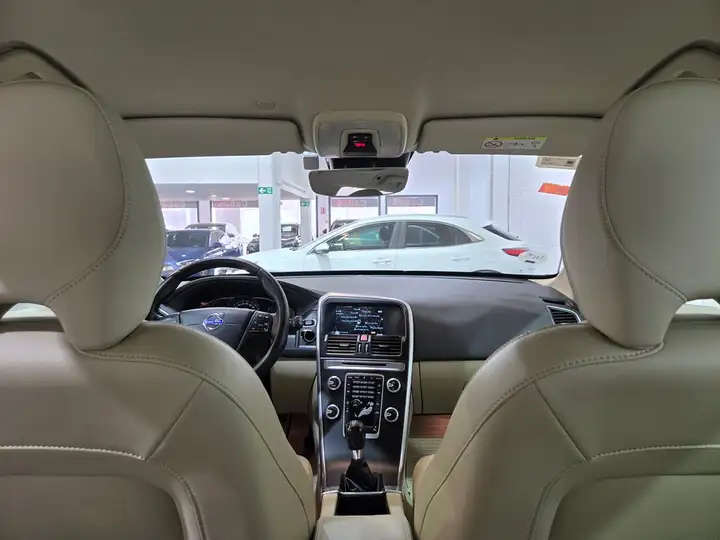 Volvo XC60 D3 Kinetic (CO2 149) 2014, foto 14