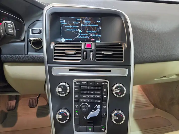 Volvo XC60 D3 Kinetic (CO2 149) 2014, foto 17