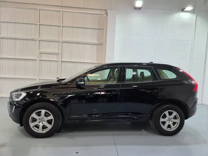 Volvo XC60 D3 Kinetic (CO2 149) 2014, foto 2