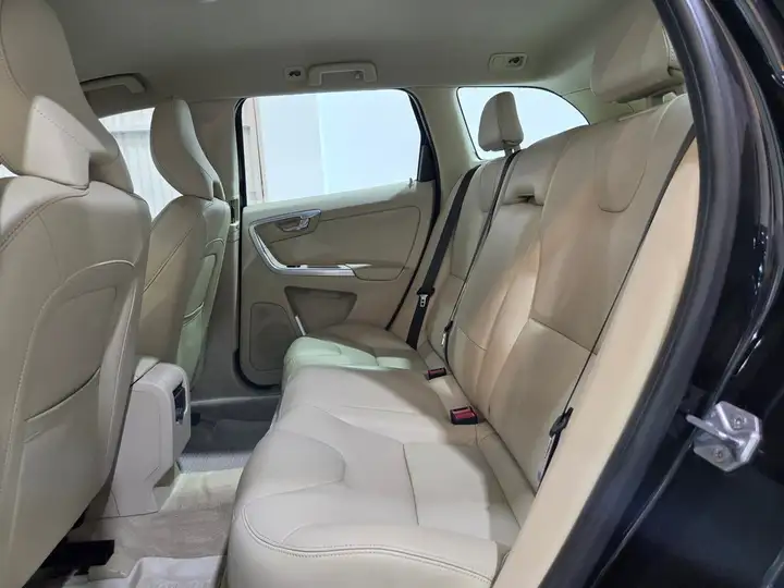 Volvo XC60 D3 Kinetic (CO2 149) 2014, foto 10