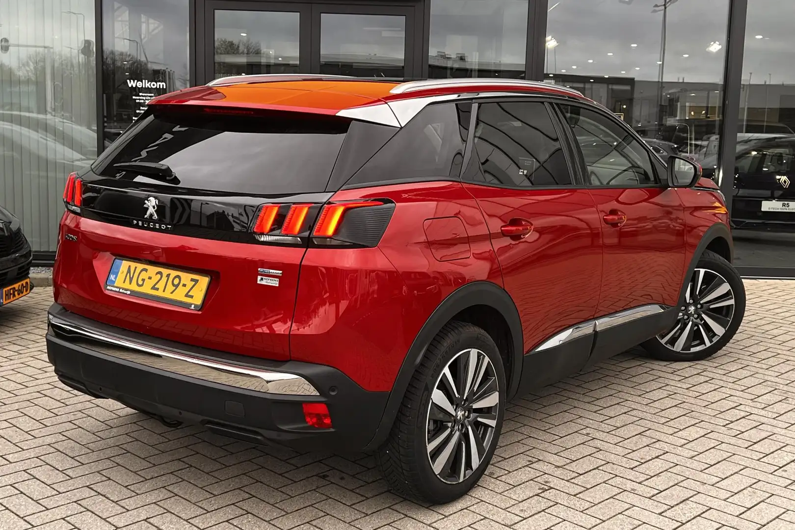 Peugeot 3008 1.2 PureTech Première | Trekhaak Rosso - 2