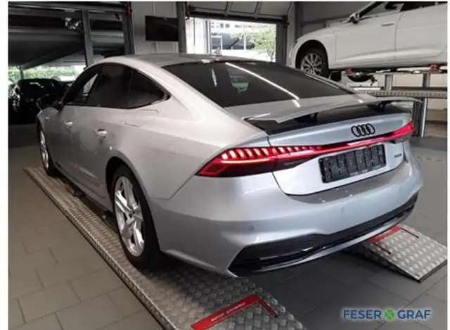 Audi A7 view 2