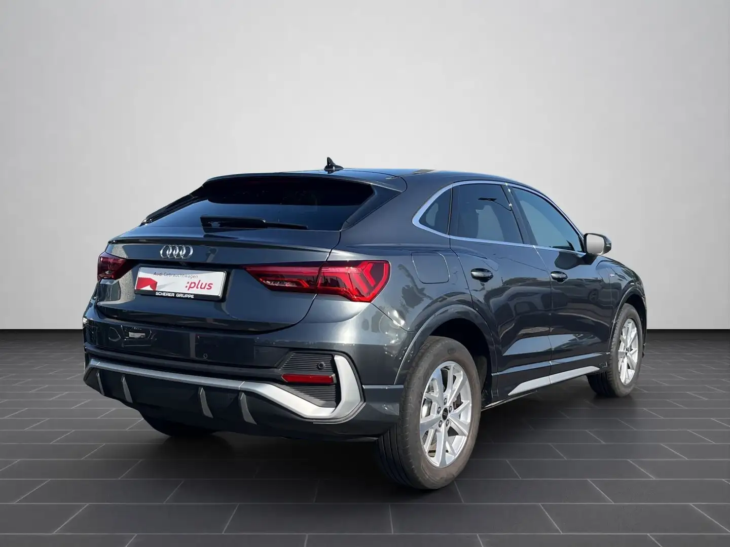 Audi Q3 45 TFSIe S tro. Matrix-LED/Navi/ACC Grau - 2