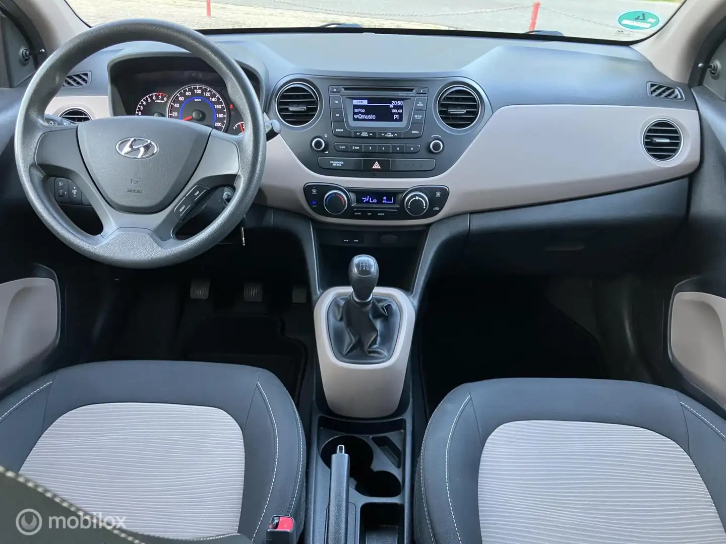 Hyundai i10 1.0 i-Motion 5-Deurs Airco NIEUWE APK & Banden Rood - 2