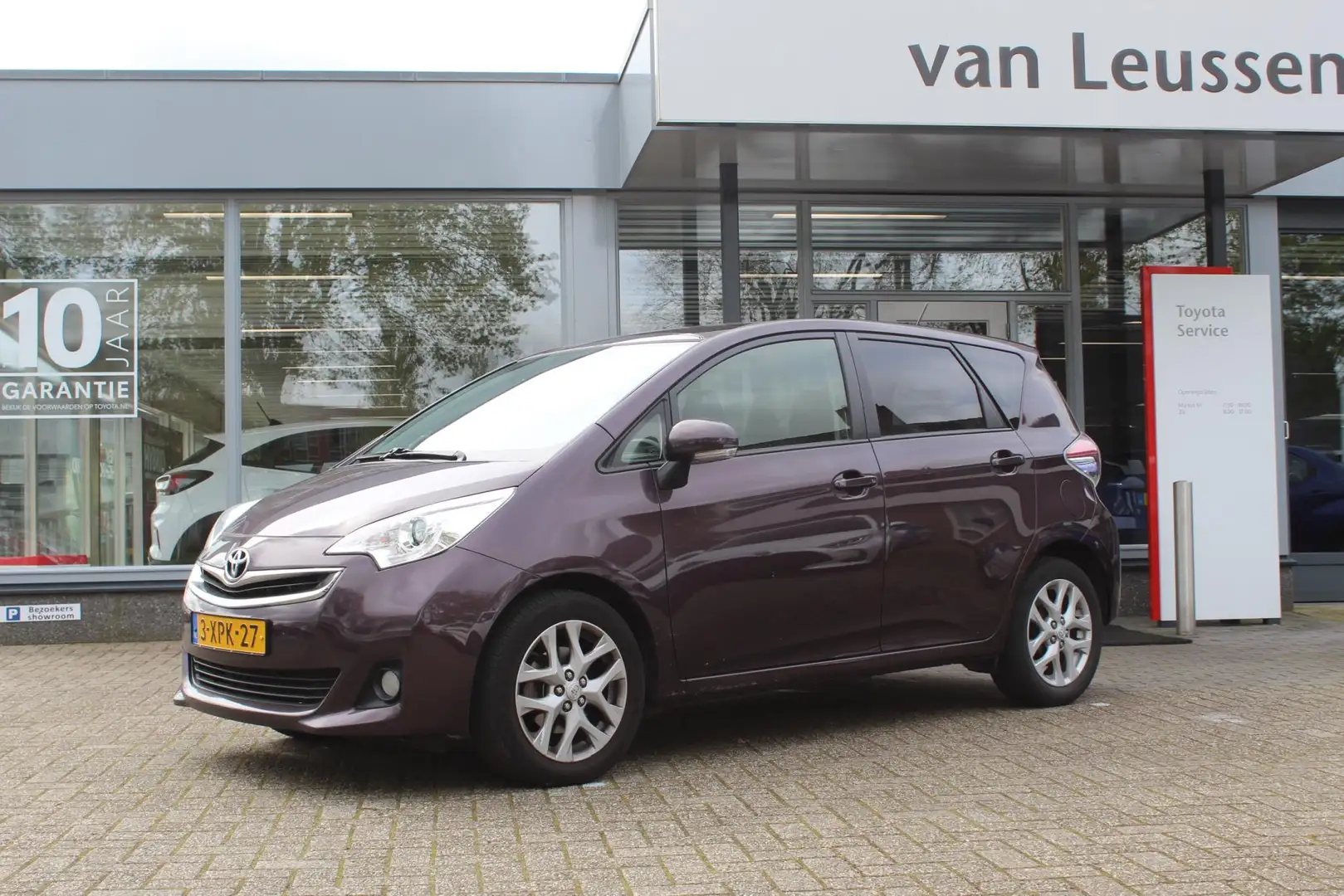 Toyota Verso-S 1.3 VVT-I TREND AUTOMAAT PANODAK CRUISE CLIMA LM-V Paars - 1