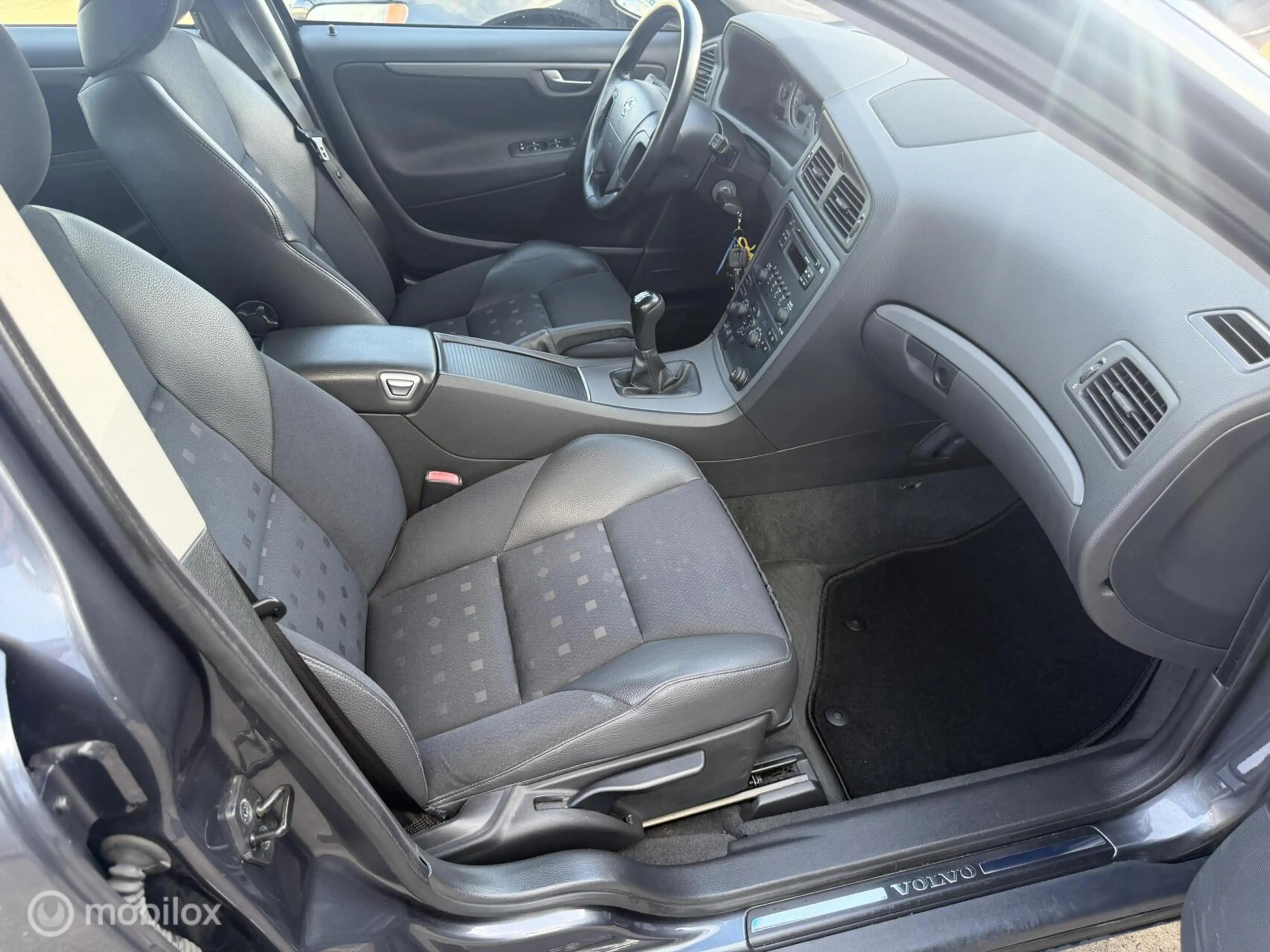 Volvo V70 2.4 Kinetic YOUNGTIMER — photo 8
