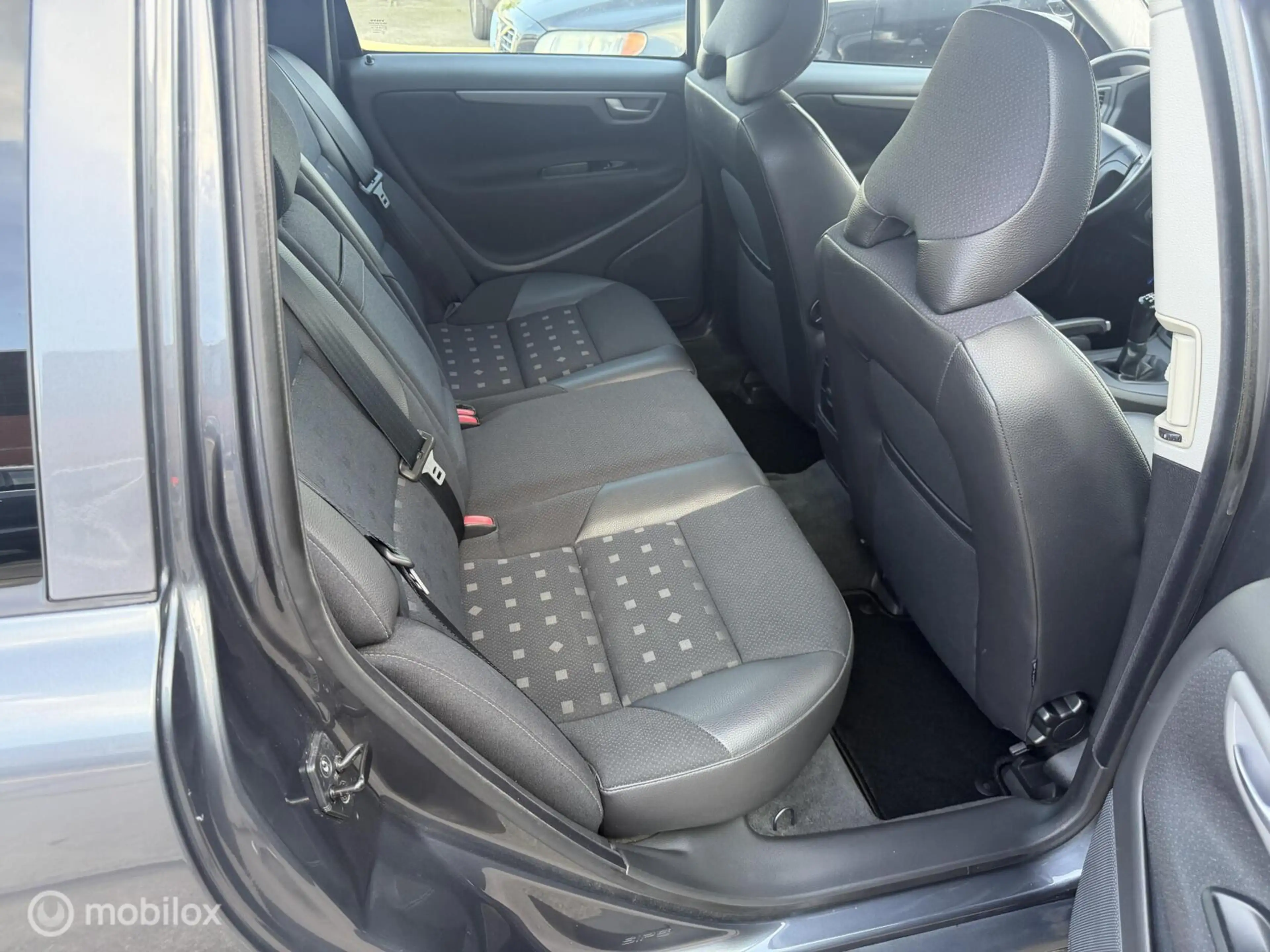 Volvo V70 2.4 Kinetic YOUNGTIMER — photo 7