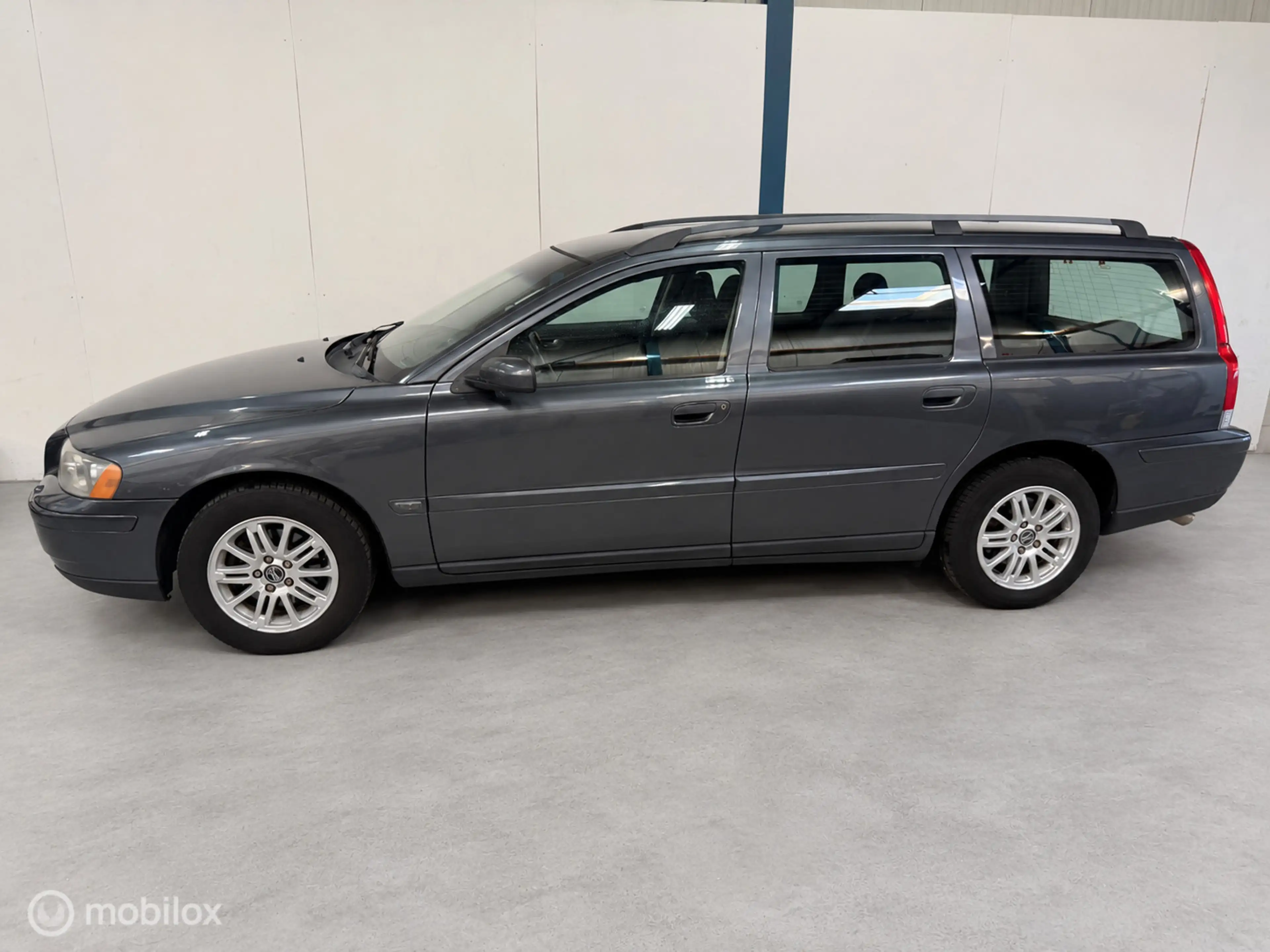 Volvo V70 2.4 Kinetic YOUNGTIMER — photo 11