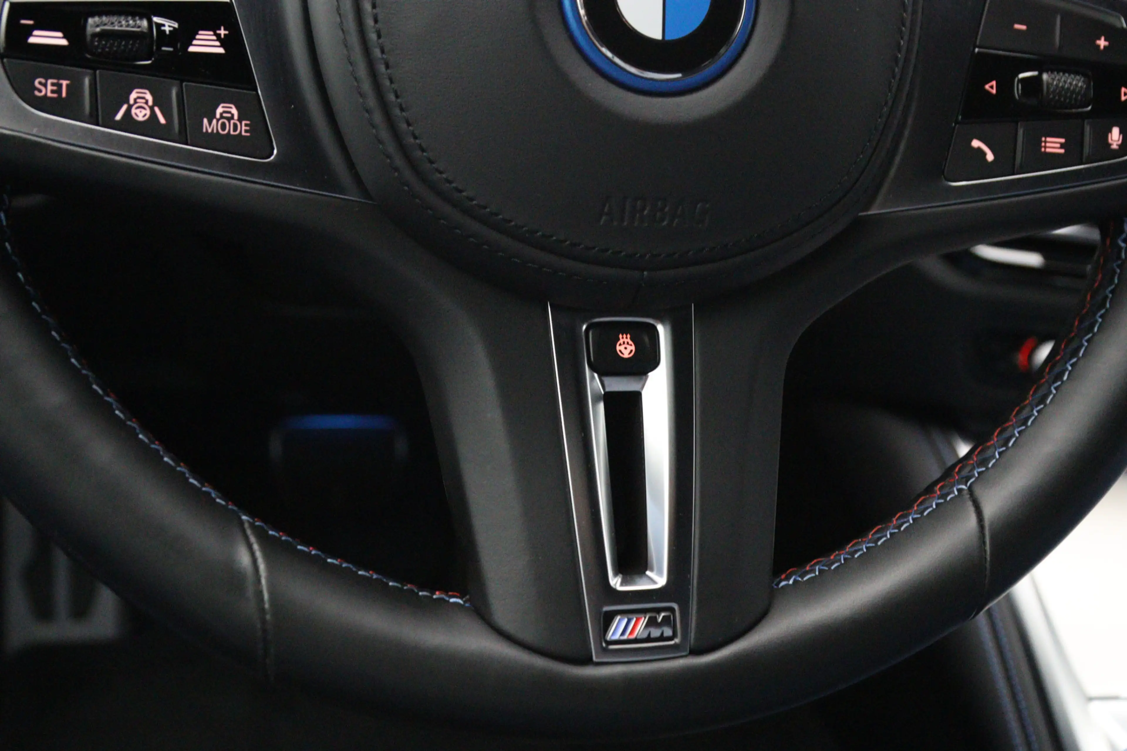 BMW i4 M50 High Executive 84 kWh 544 PK, SOH 96 %, M-Spor — photo 35