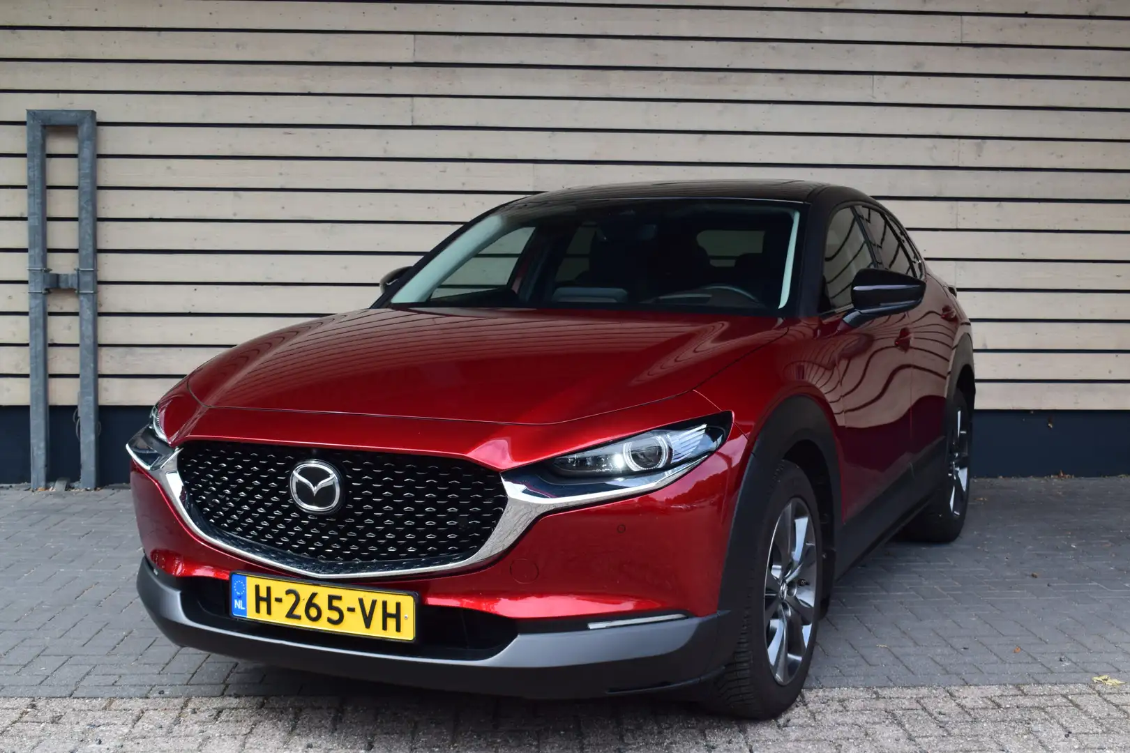 Mazda CX-30 2.0 e-SkyActiv-X M Hybrid Luxury - Black Edition - Red - 2