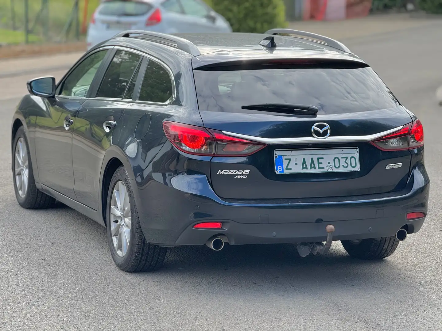 Mazda 6 2.2D AWD Skydrive Premium Edition Bleu - 2
