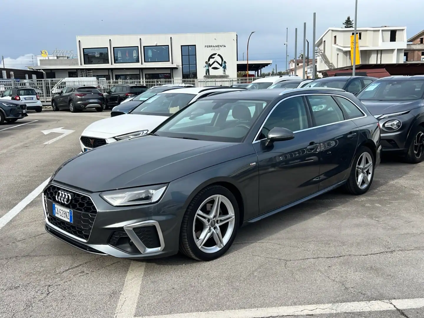 Audi A4 A4 Avant 35 TDI/163 CV S tronic S line edition Grau - 1