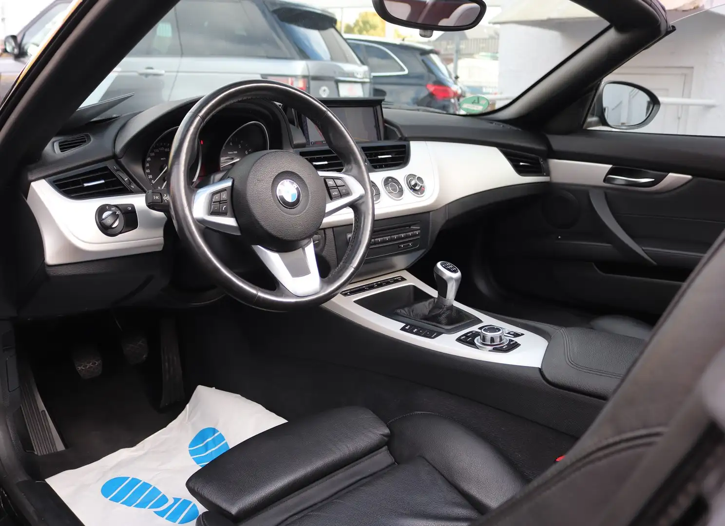 BMW Z4 sDrive 20i 1.Hd*NaviProf.*Leder*BiXen* Schwarz - 2
