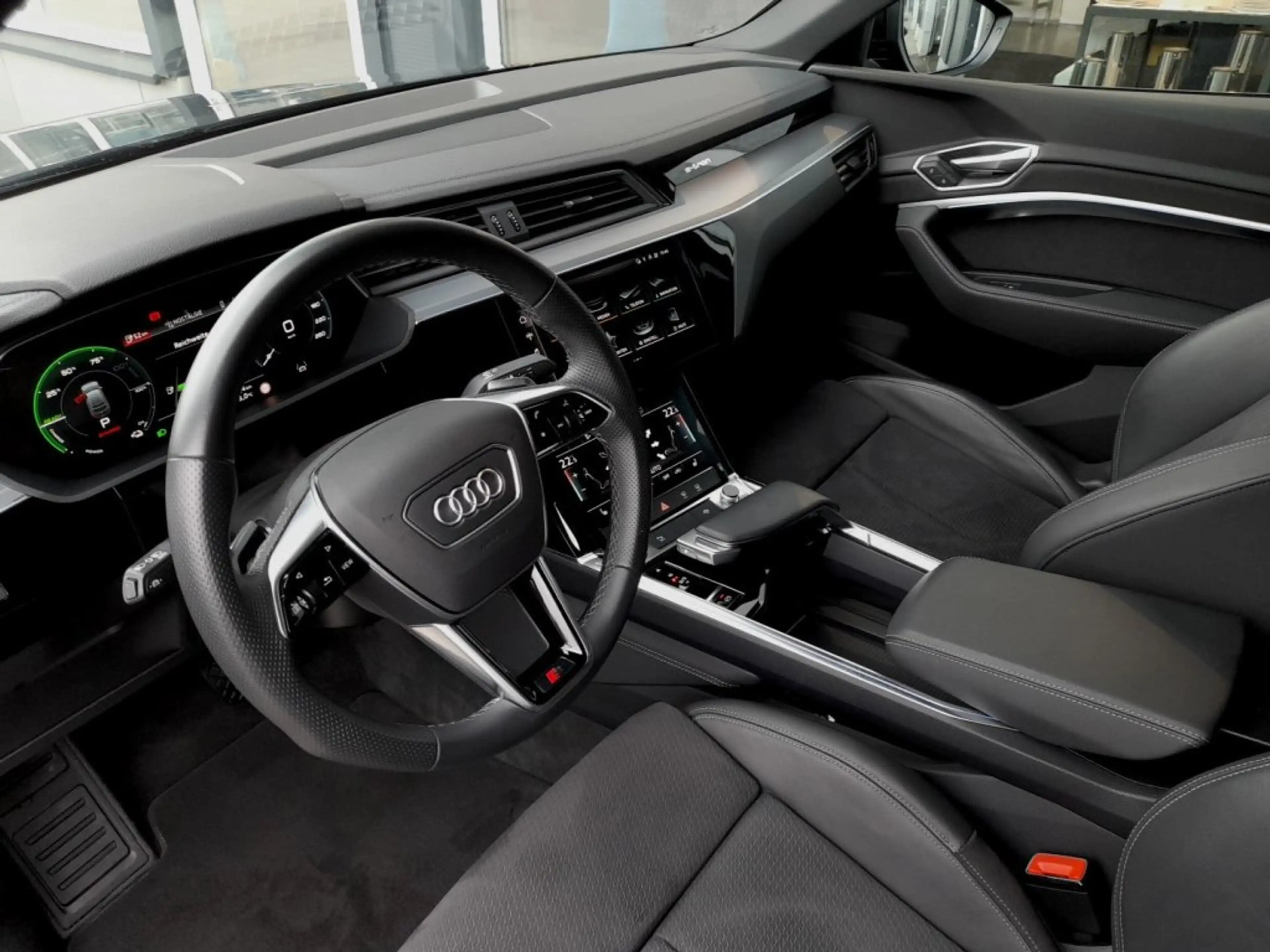 Audi e-tron "S" SB 95 QUATTRO S-LINE BLACK *NP: € 106.420,- / 22 ZOLL / MEMORY SPORTSITZE / ASS PAKETE TOUR & STADT* — photo 11