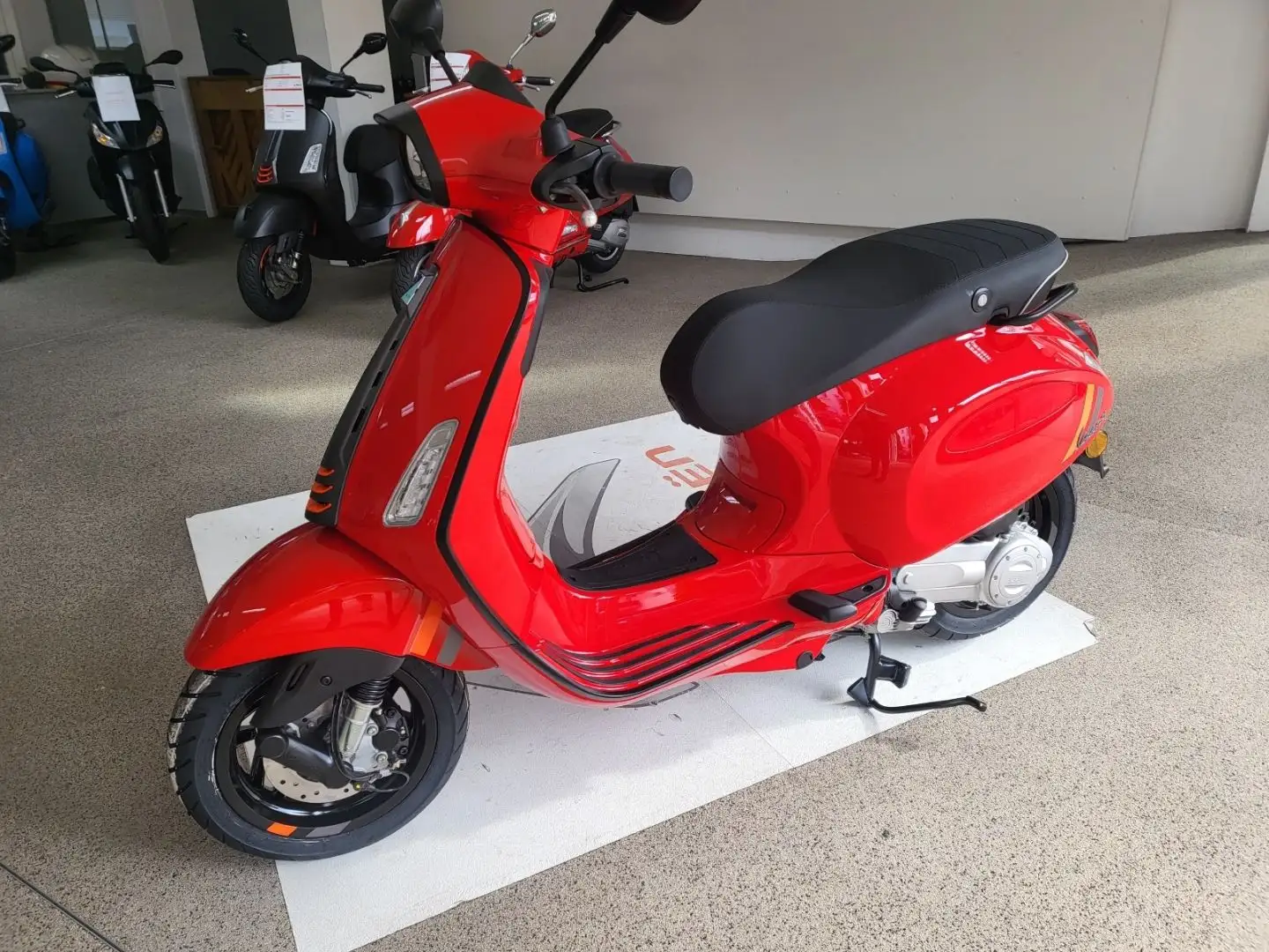 Vespa Sprint 50 S E5 + Bianco Innocent & Rot Wit - 2