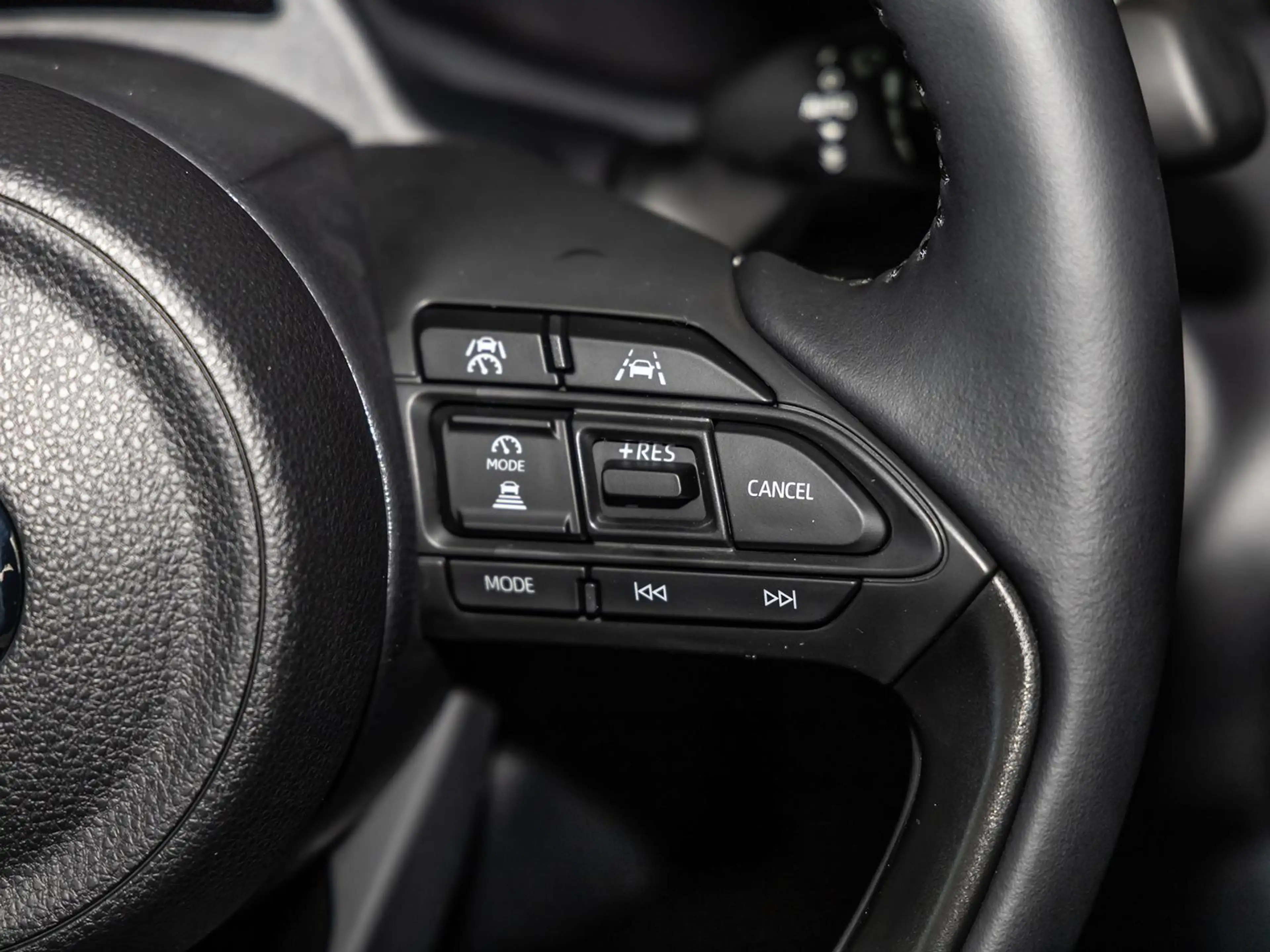 Mazda 2 Hybrid 116 CVT Homura NAVI SHZ PDC BT — photo 14