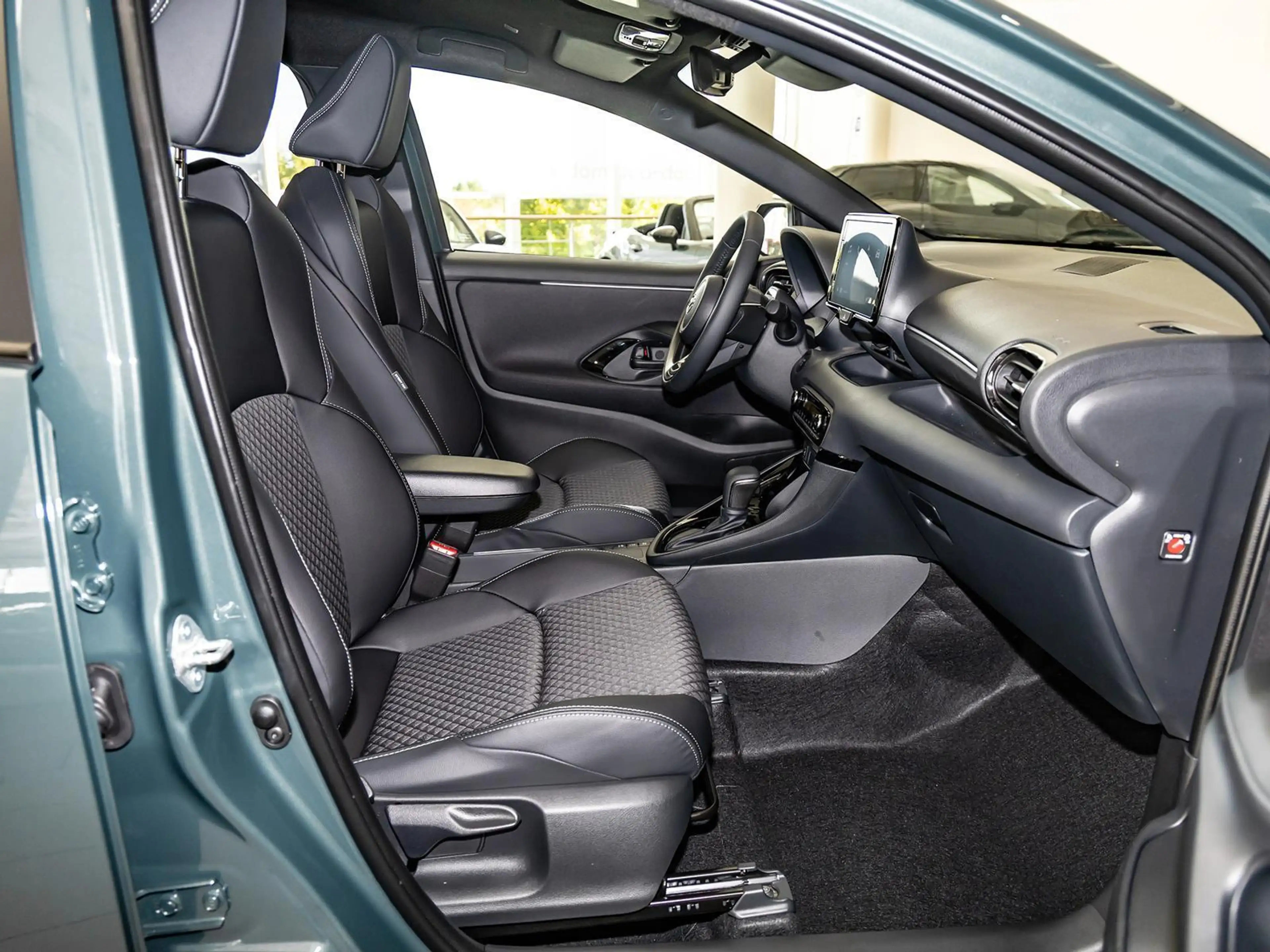 Mazda 2 Hybrid 116 CVT Homura NAVI SHZ PDC BT — photo 9