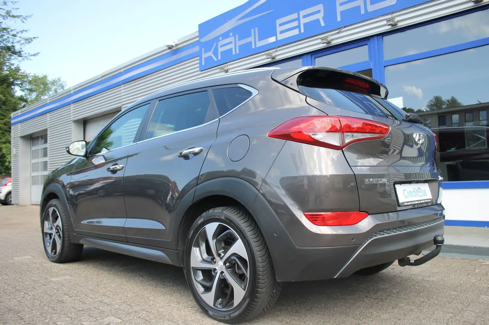 Hyundai TUCSON blue Premium 2WD Autom/Navi/AHK/Kamera Braun - 2