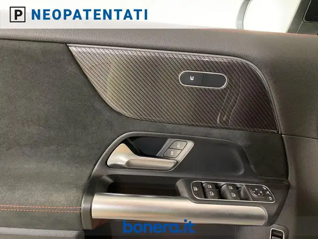 Mercedes-Benz Gla view 19