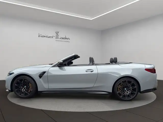 BMW M4 view 2