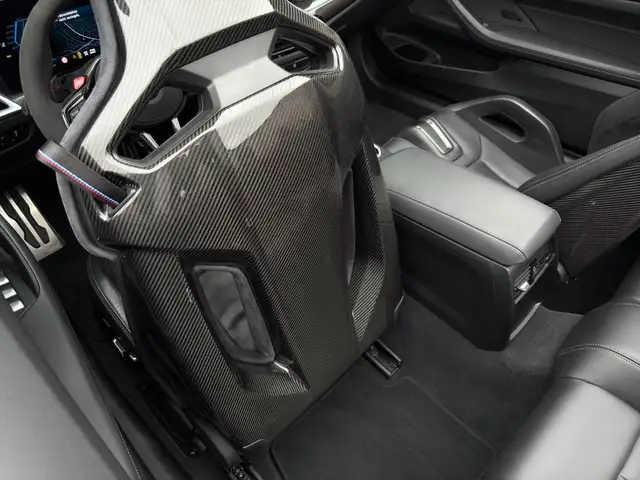 BMW M4 view 14