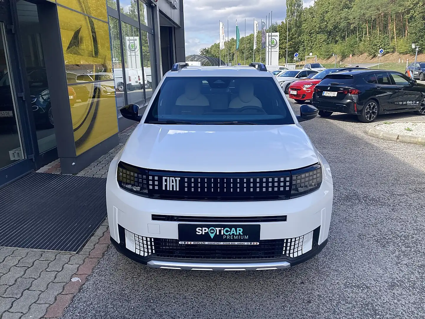 Fiat Grande Panda Hybrid mHEV 110 6-Gang eDCT La Prima Weiß - 2