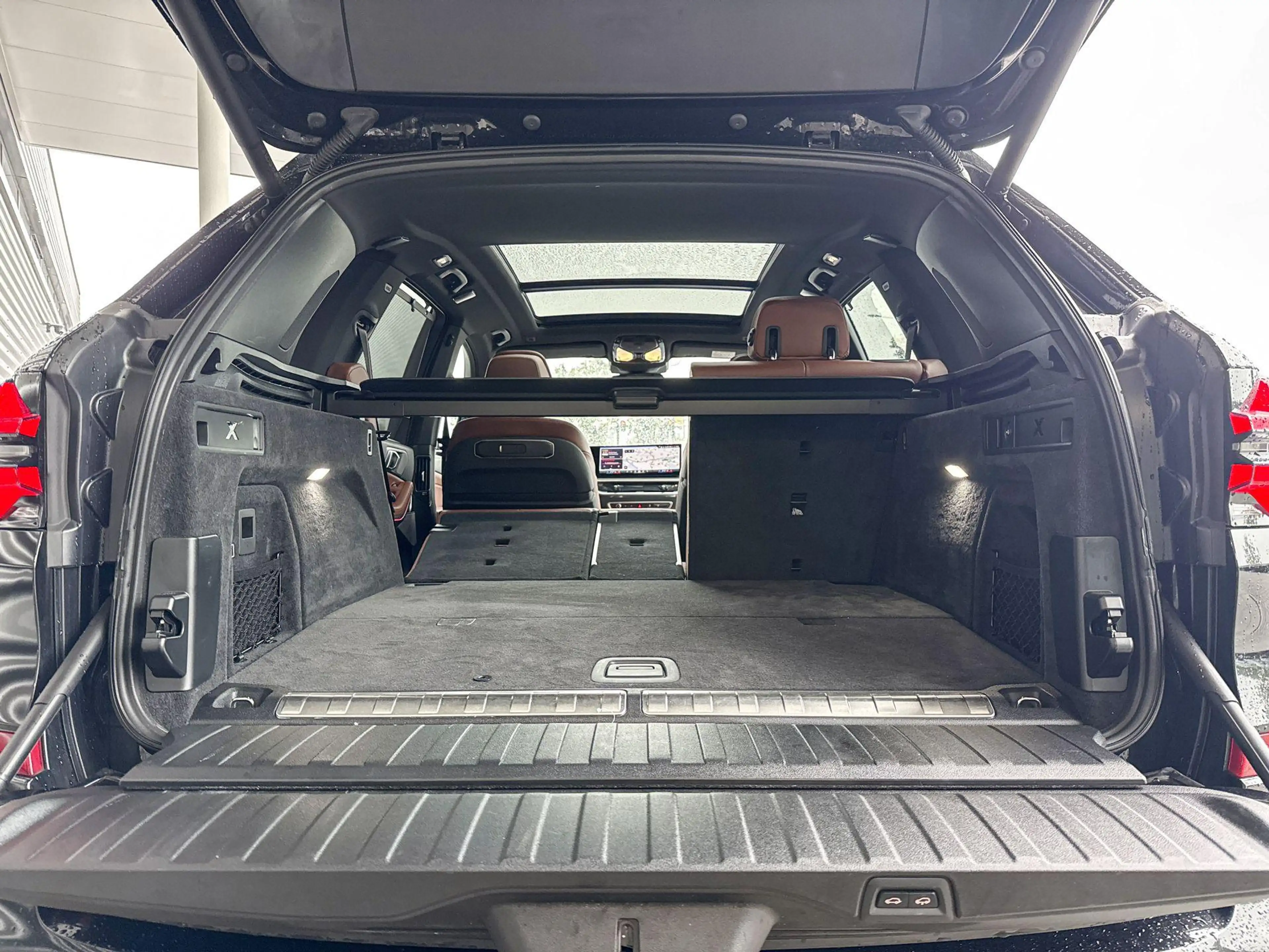 BMW X5 xDrive50e — photo 11