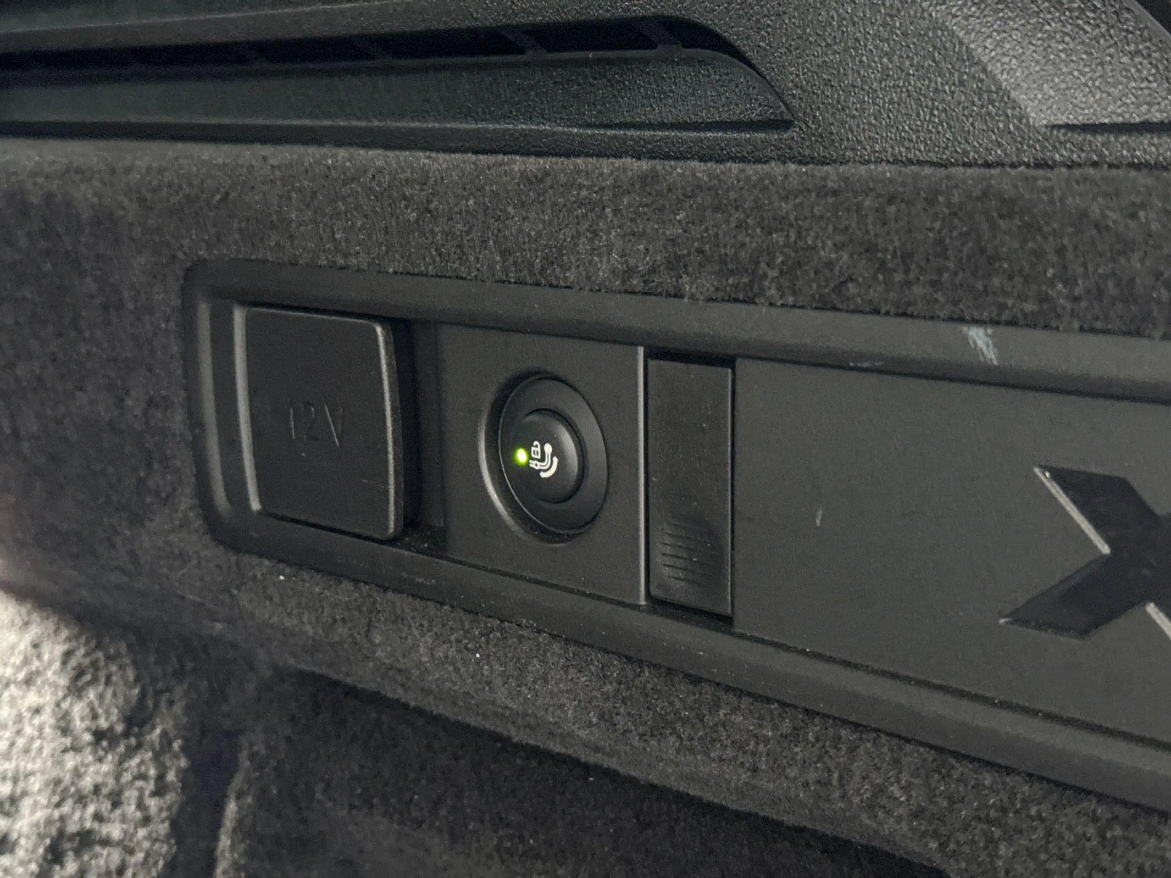 BMW X5 xDrive50e — photo 13
