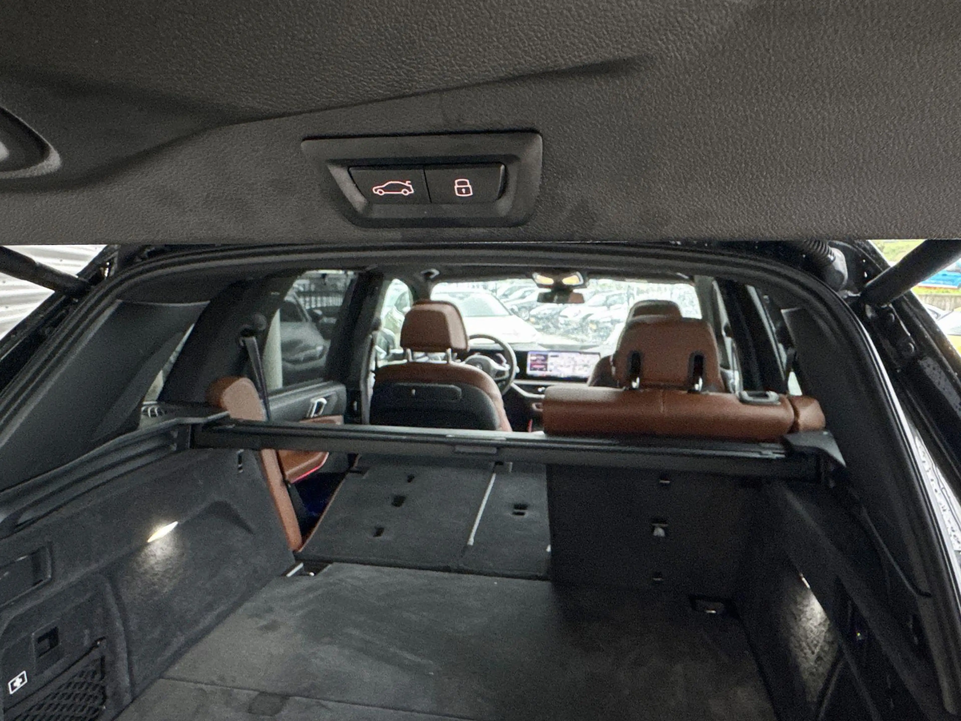 BMW X5 xDrive50e — photo 12