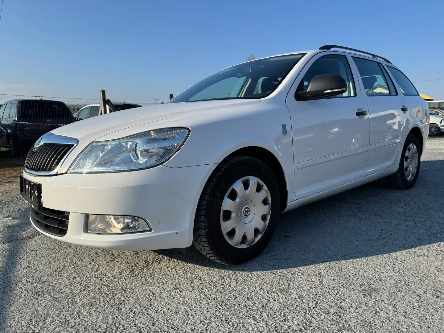 Skoda Octavia Combi 1,2 TSI 6-Gang KLIMA Euro5 AHK. Weiß - 1